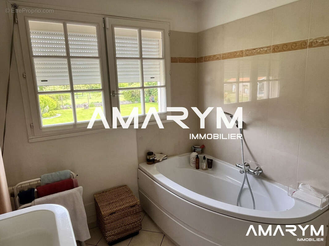 Maison à PONTS-ET-MARAIS