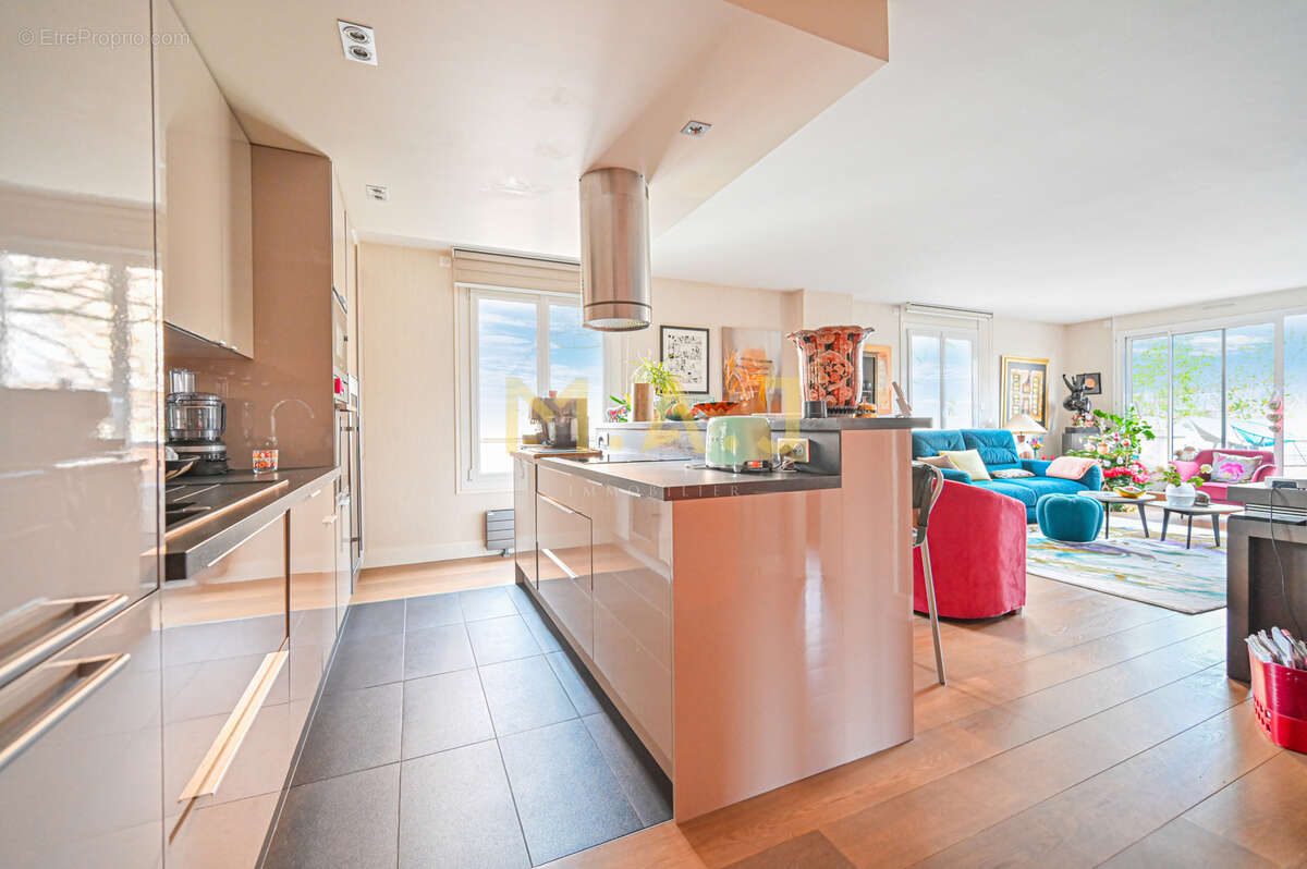 Appartement à LE PERREUX-SUR-MARNE