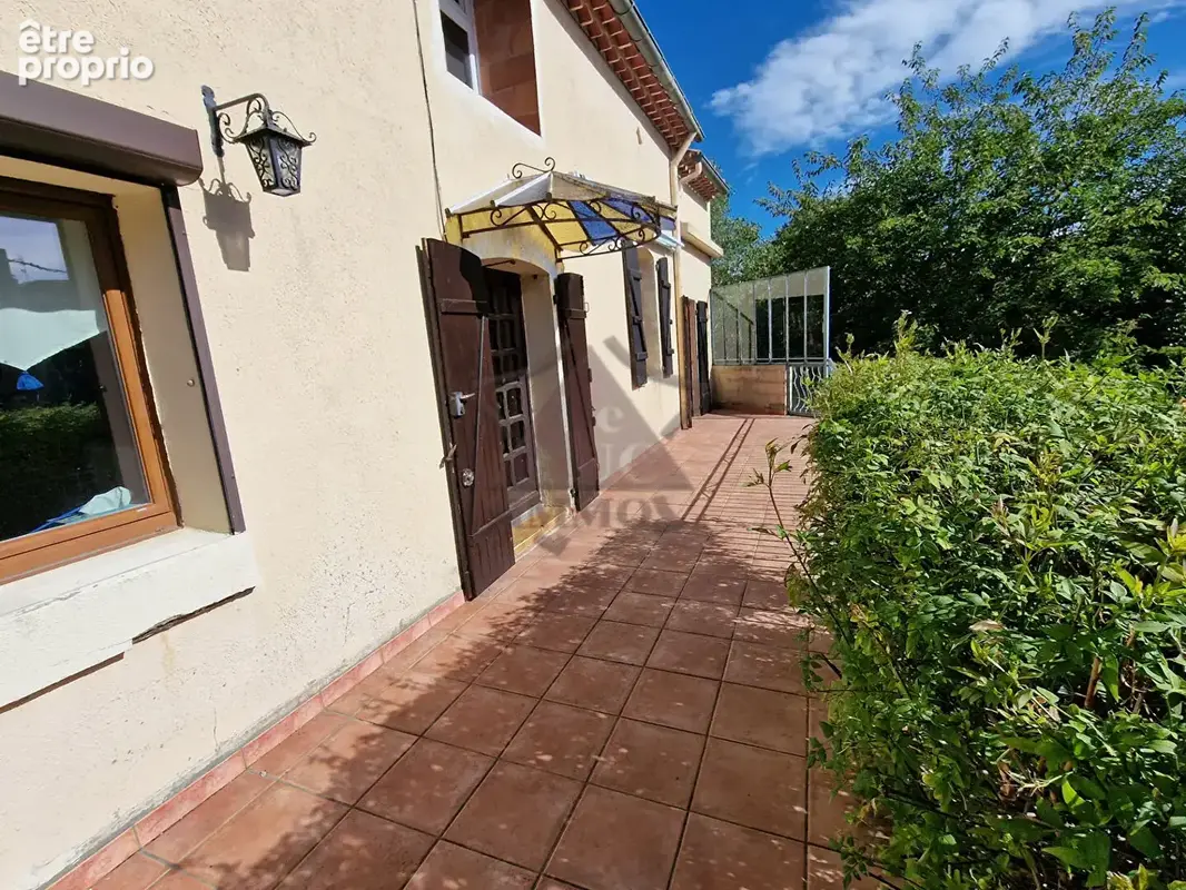Maison en pierres avec hangar et piscine - photo 2
