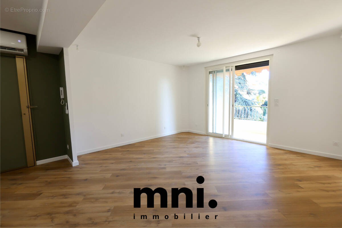 Appartement à SIX-FOURS-LES-PLAGES