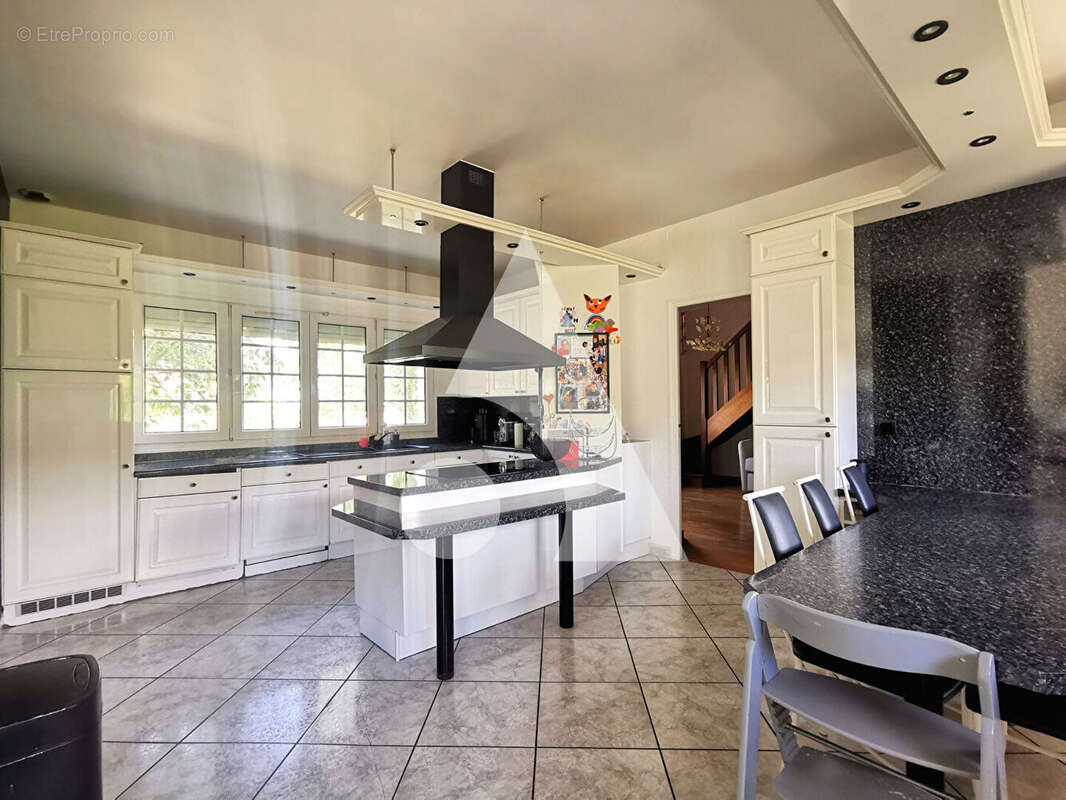 Maison à MONTIGNY-LES-CORMEILLES