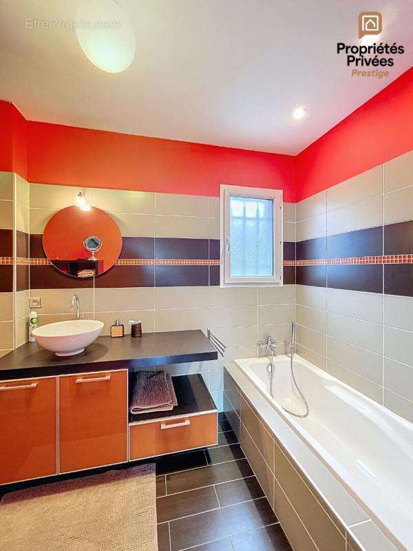 Villa provençale 260 m² ? 4 suites ? piscine, jacuzzi ? terrain paysager 5 000 m² ? DPE A ? Saint-Maximin-la-Sainte-Baume - photo 17