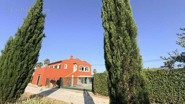 Maison à LA CRAU