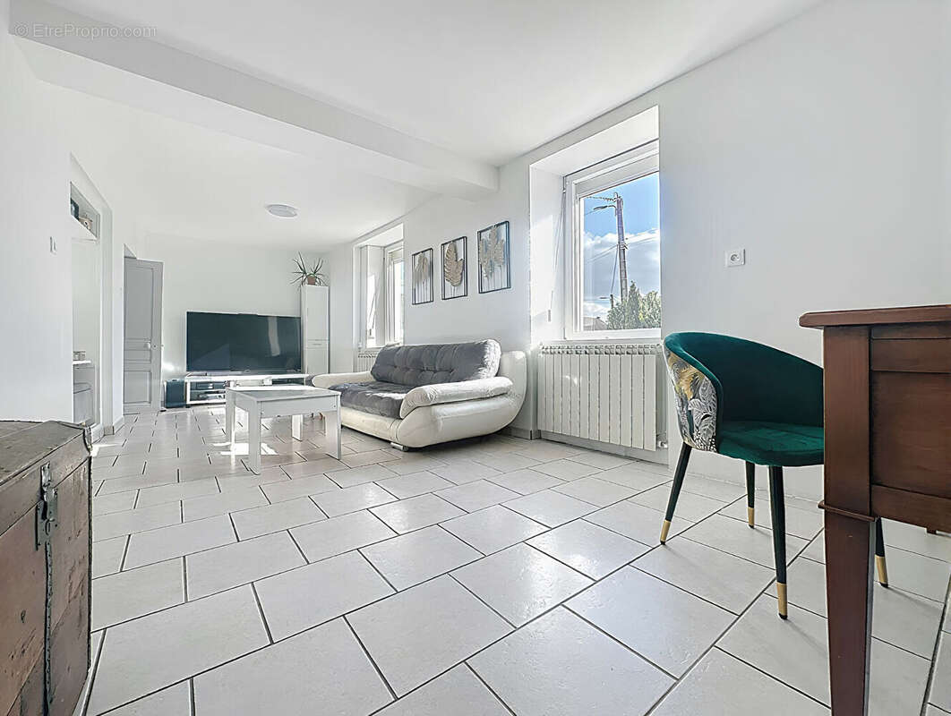 Maison à PONCEY-LES-ATHEE