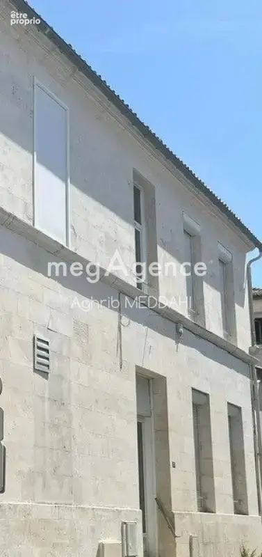 INVESTISSEURS, SAISISSEZ UNE OPPORTUNITÉ RARE À SAUJON : un ensemble immobilier de 5 lots offrant une rentabilité attractive, de - photo 1