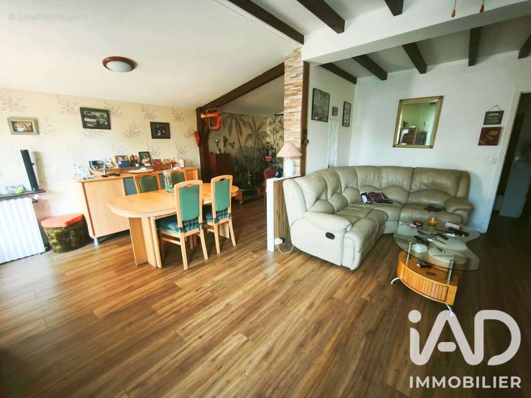 Maison 97 m² à Coutras  - photo 2