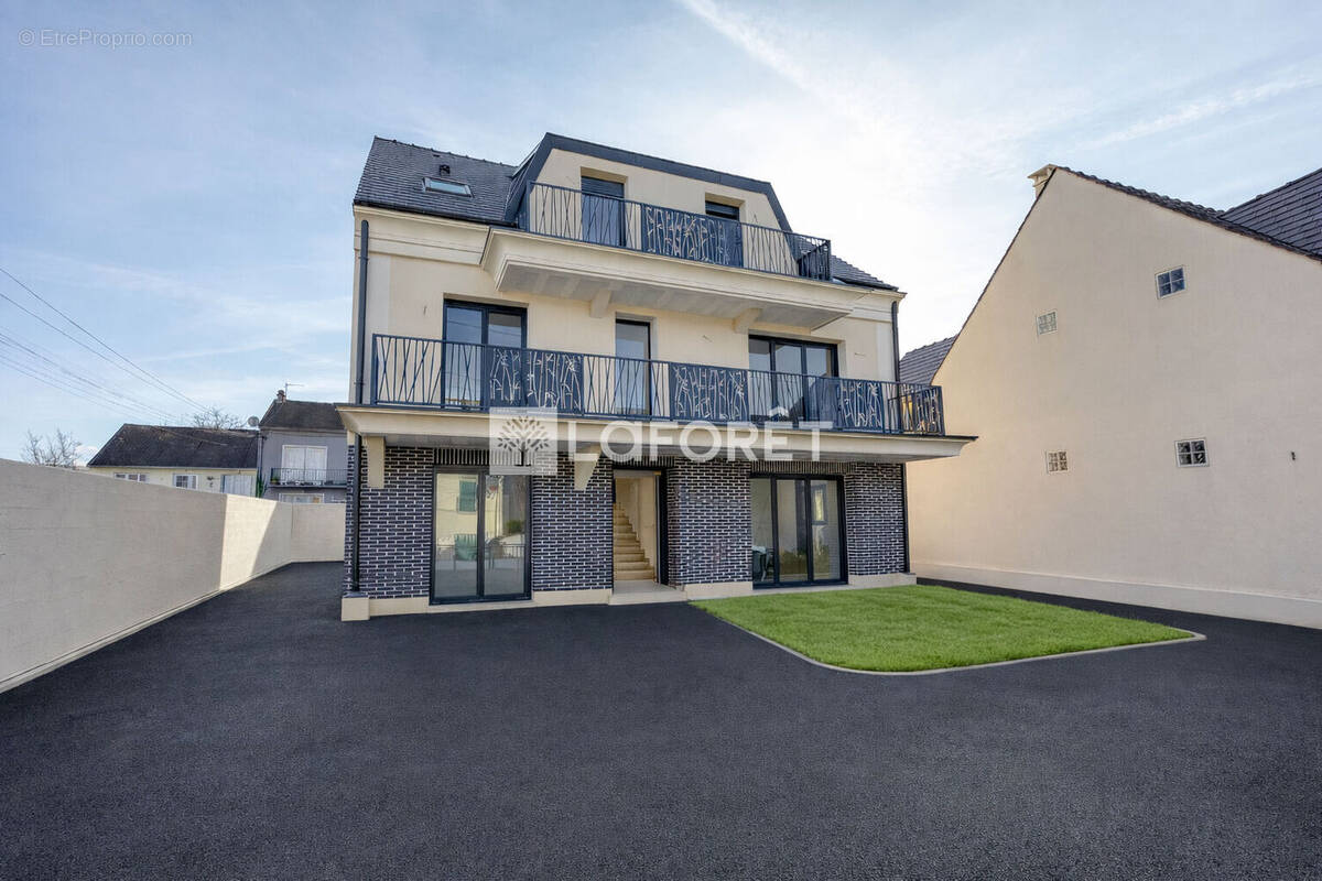 Appartement à PONTAULT-COMBAULT