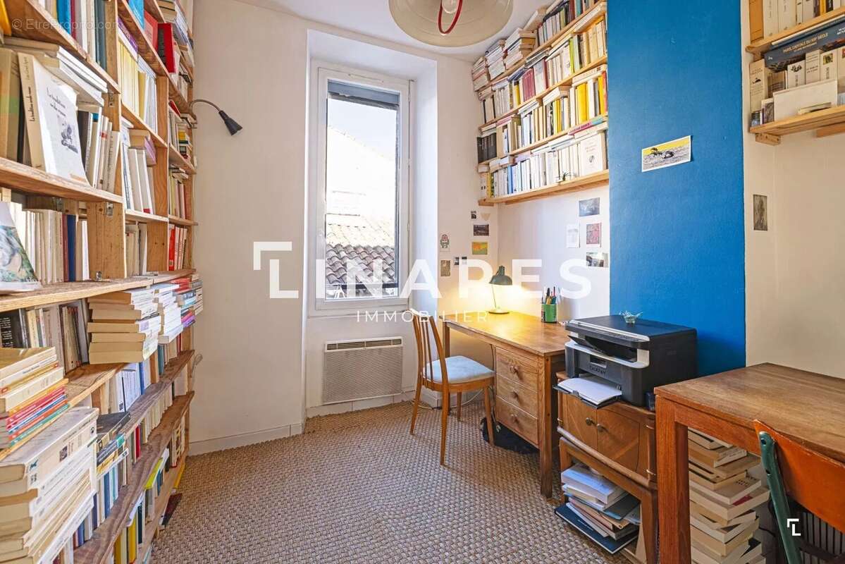 Appartement à MARSEILLE-3E