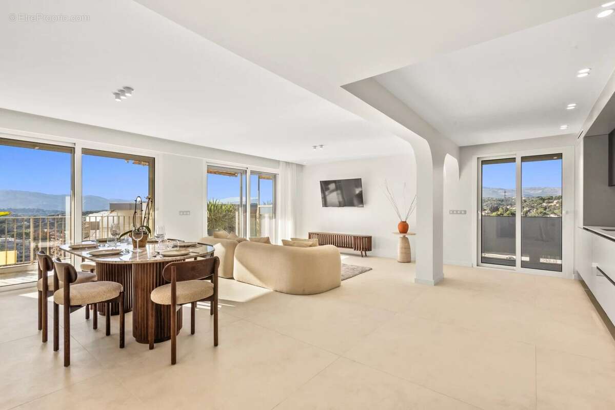 Appartement à LE CANNET