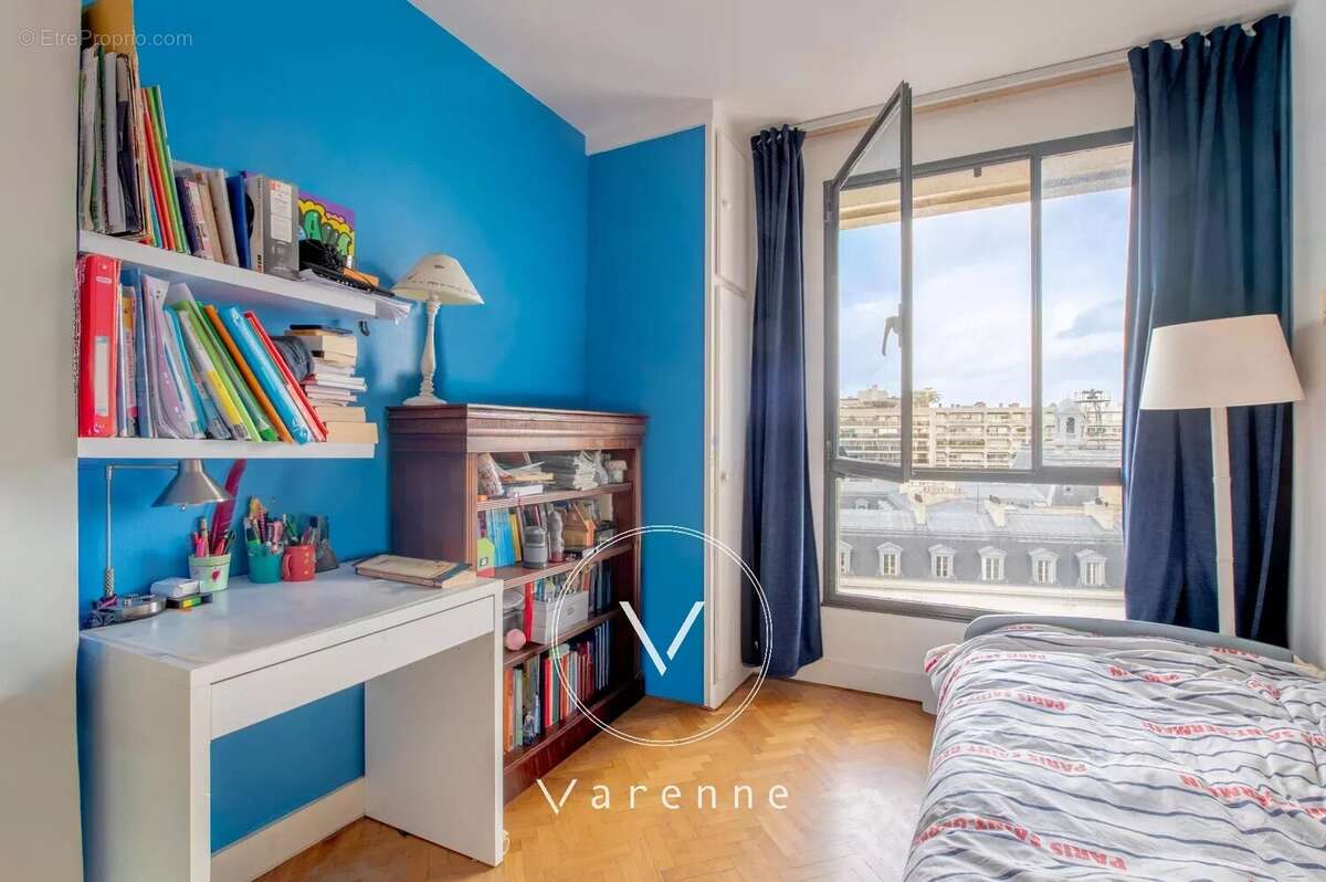Appartement à PARIS-16E
