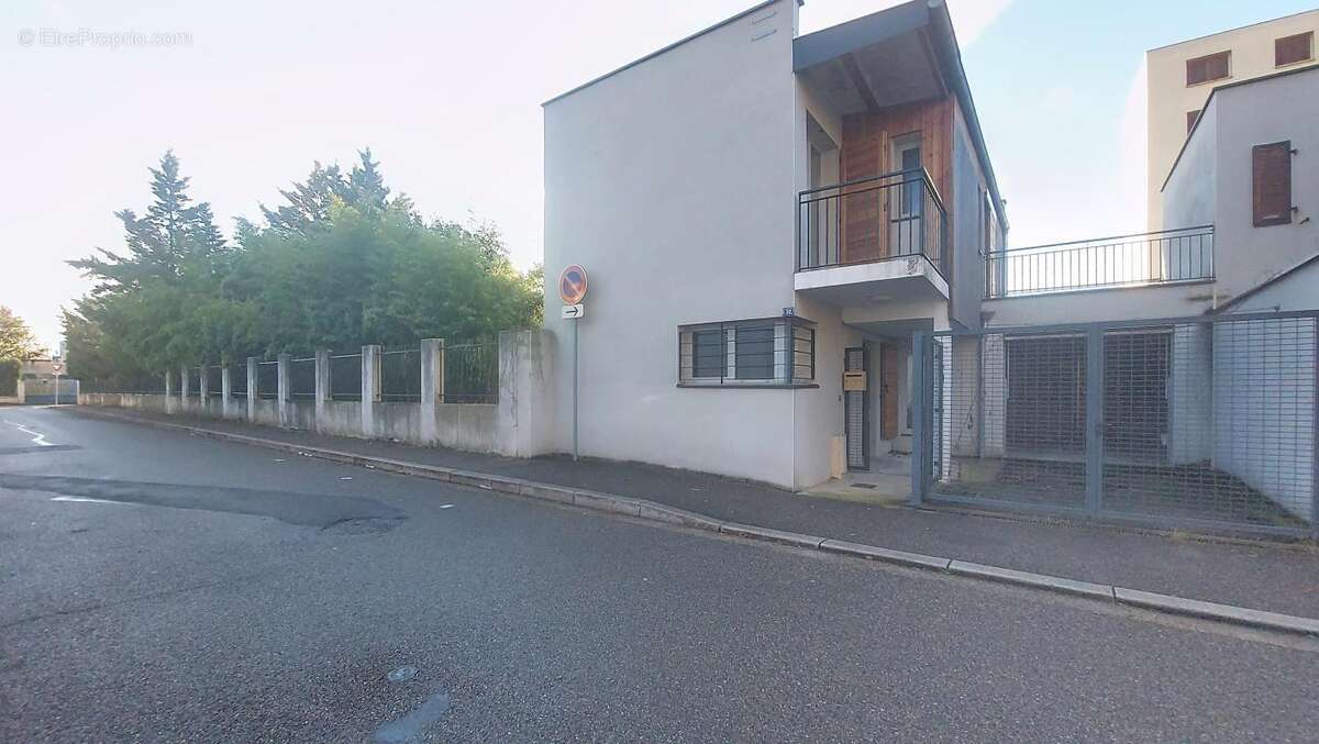 Maison à VAULX-EN-VELIN