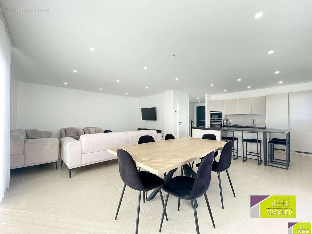 Maison à SAINTE-CROIX-EN-PLAINE