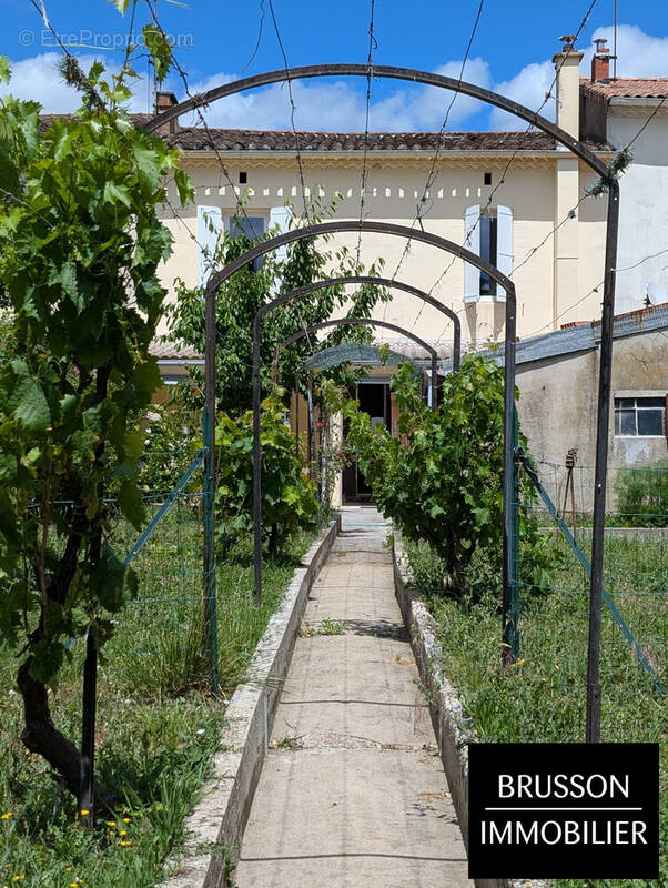 Jardin avec dépendances - Maison à CASTRES