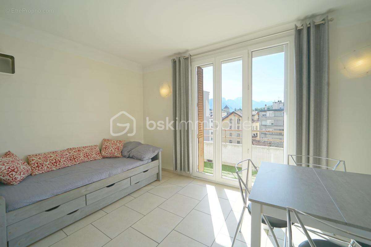 T2 lumineux en hyper-centre avec vue montagnes et balcon - photo 4