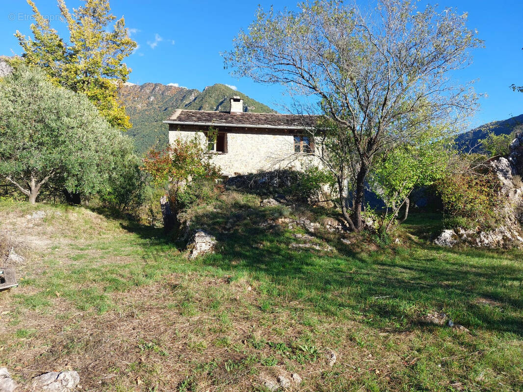 Maison 110 m² à Saorge  - photo 2