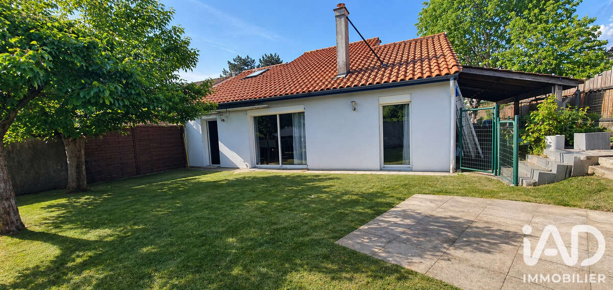 Maison 96 m² à Floirac  - photo 3