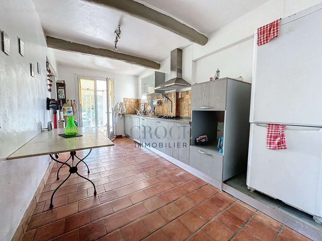 Maison à MONTAREN-ET-SAINT-MEDIERS