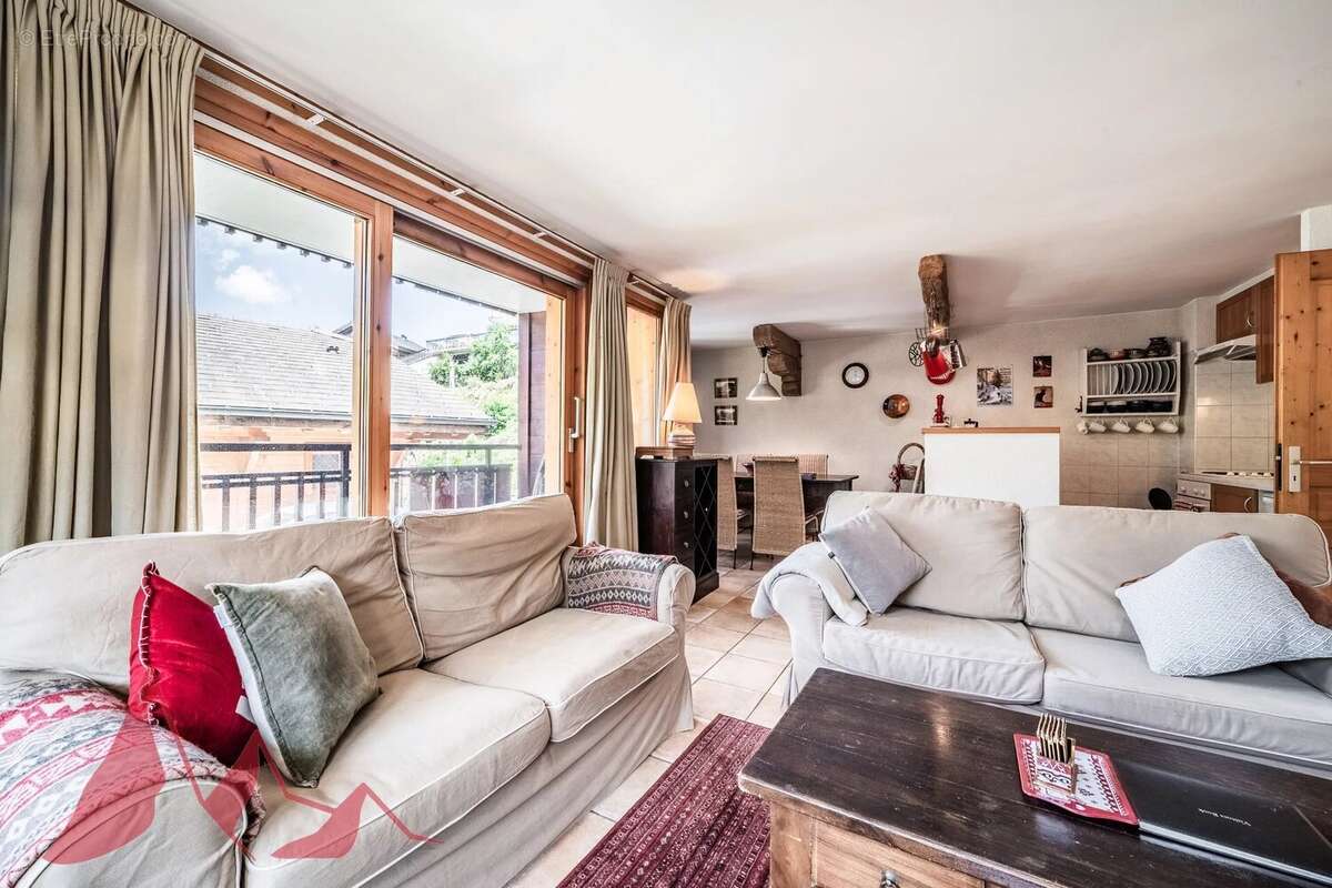 MORZINE – Superbe appartement duplex de 3 chambres  Emplacement exceptionnel au cœur du village  Exposition plein sud  Excellent - photo 2