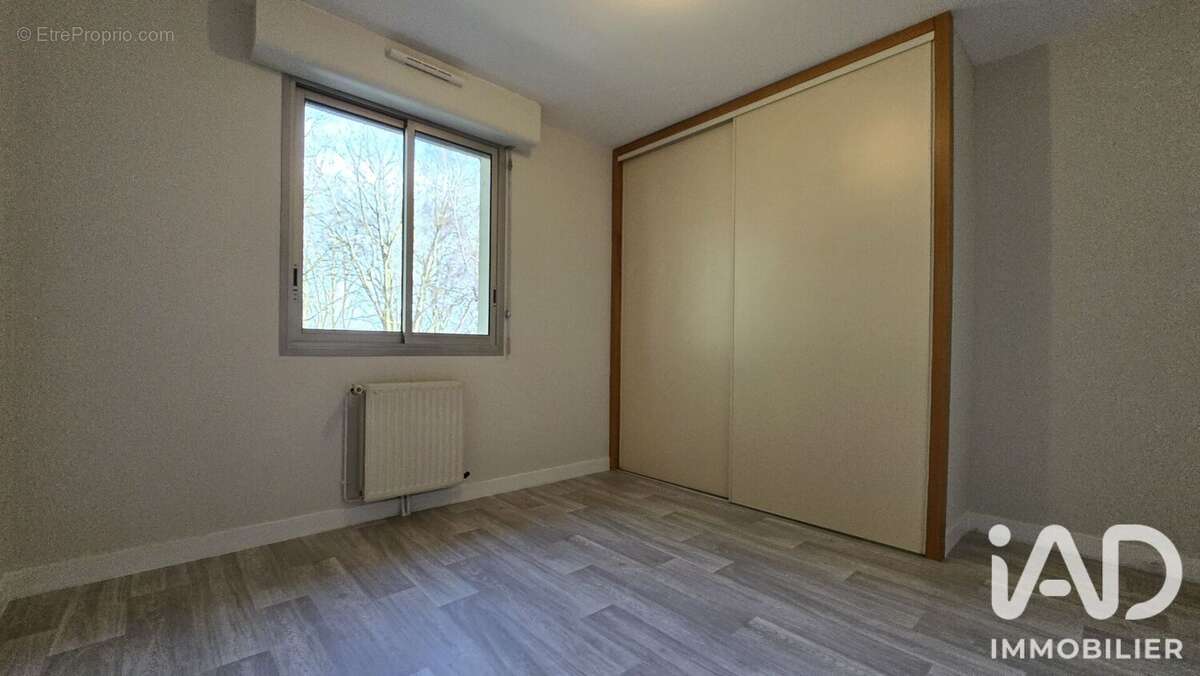 Appartement 65 m² à Niort  - photo 6