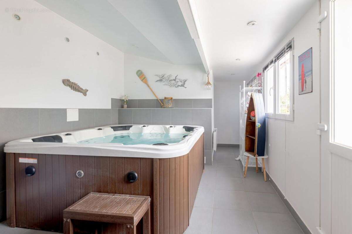 Maison à MONTEREAU-FAULT-YONNE