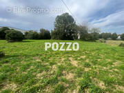 Terrain à SAINT-HILAIRE-DU-HARCOUET