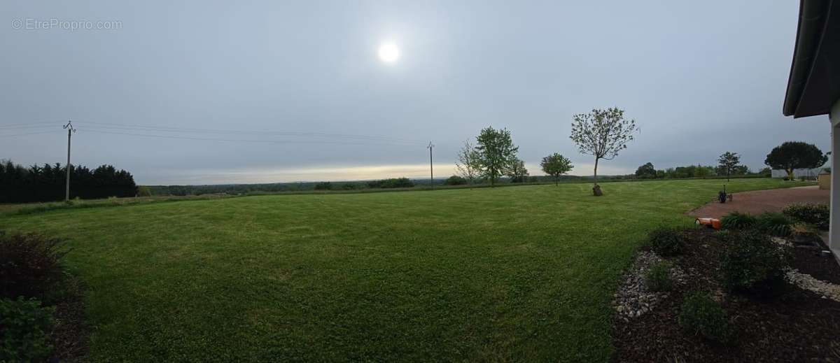 Maison à PONT-DE-VEYLE