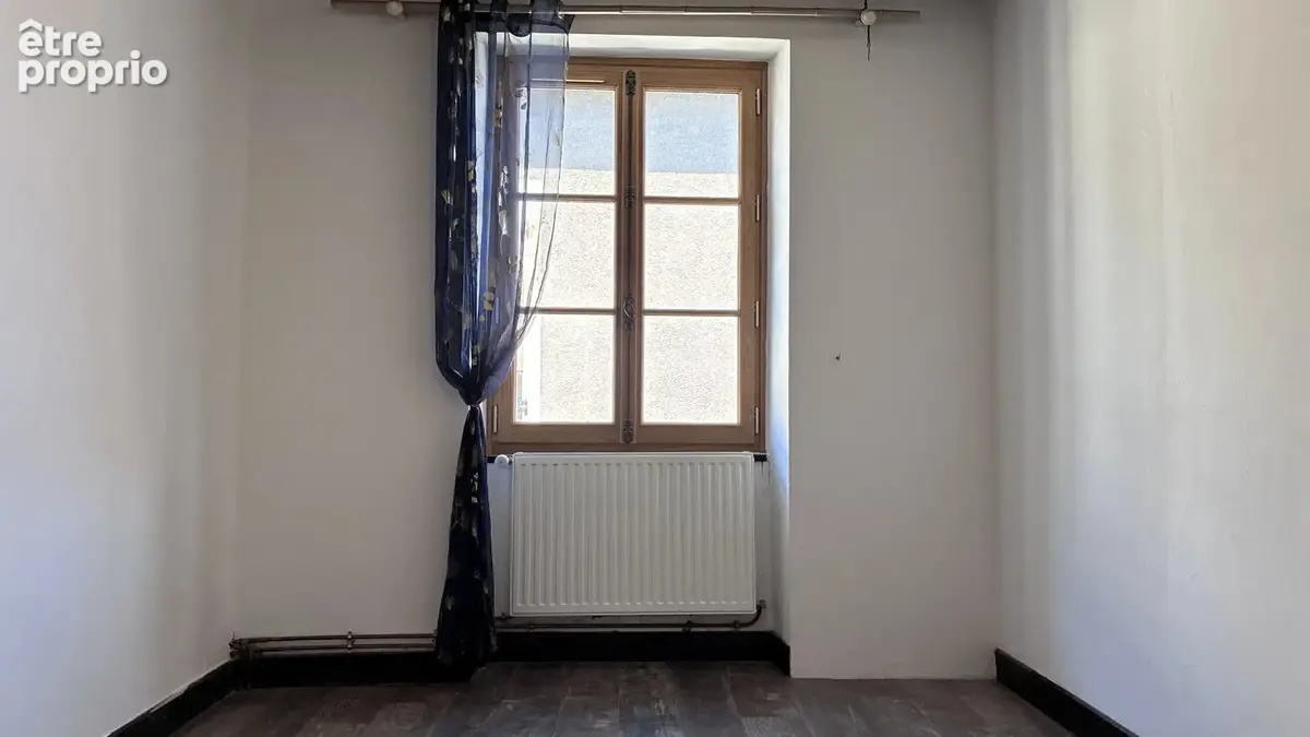 Maison de ville rénovée, cité de l'écrit à Montmorillon - photo 7