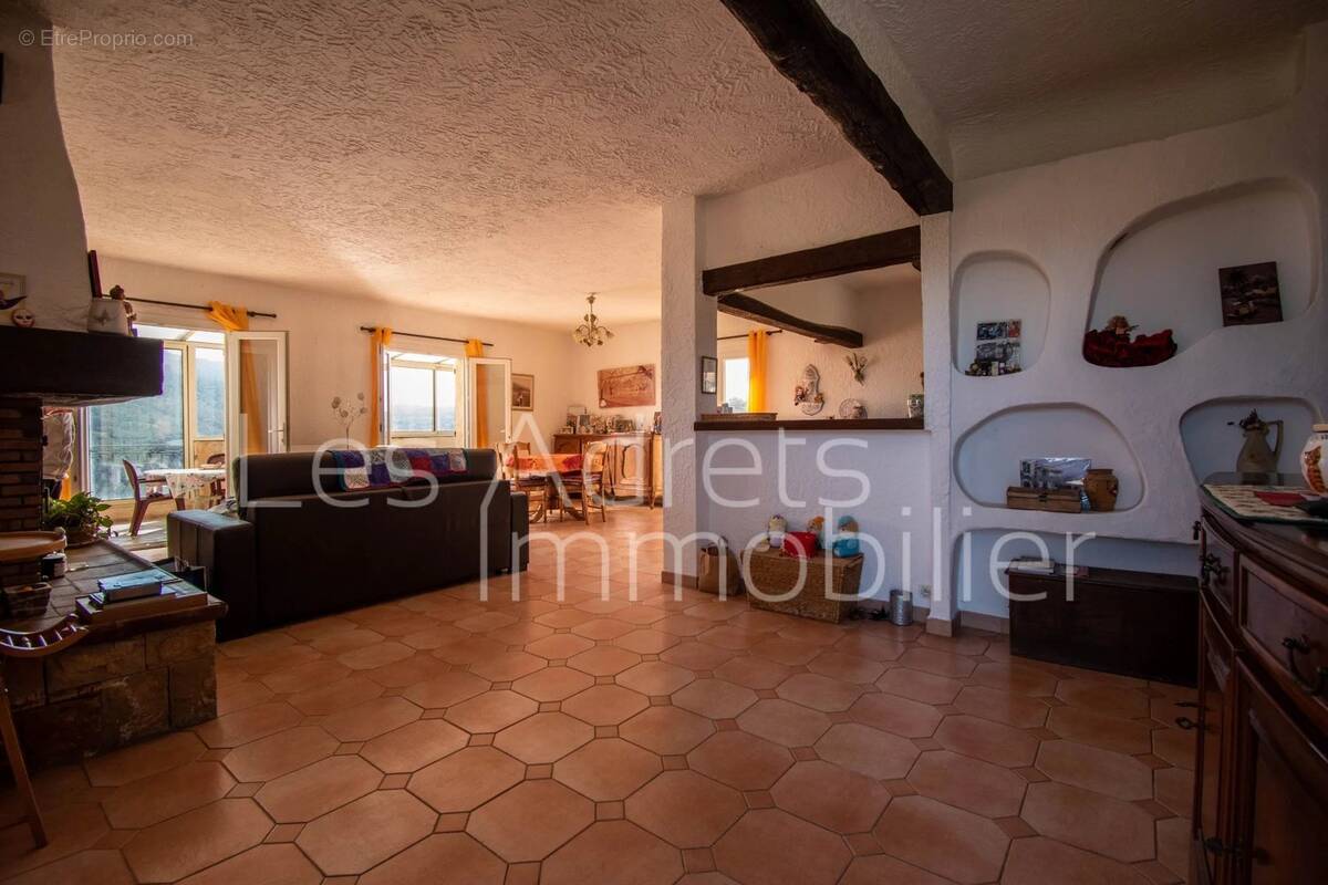 Maison à LES ADRETS-DE-L&#039;ESTEREL