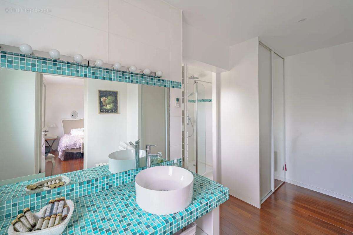 Maison à SAINT-VICTORET