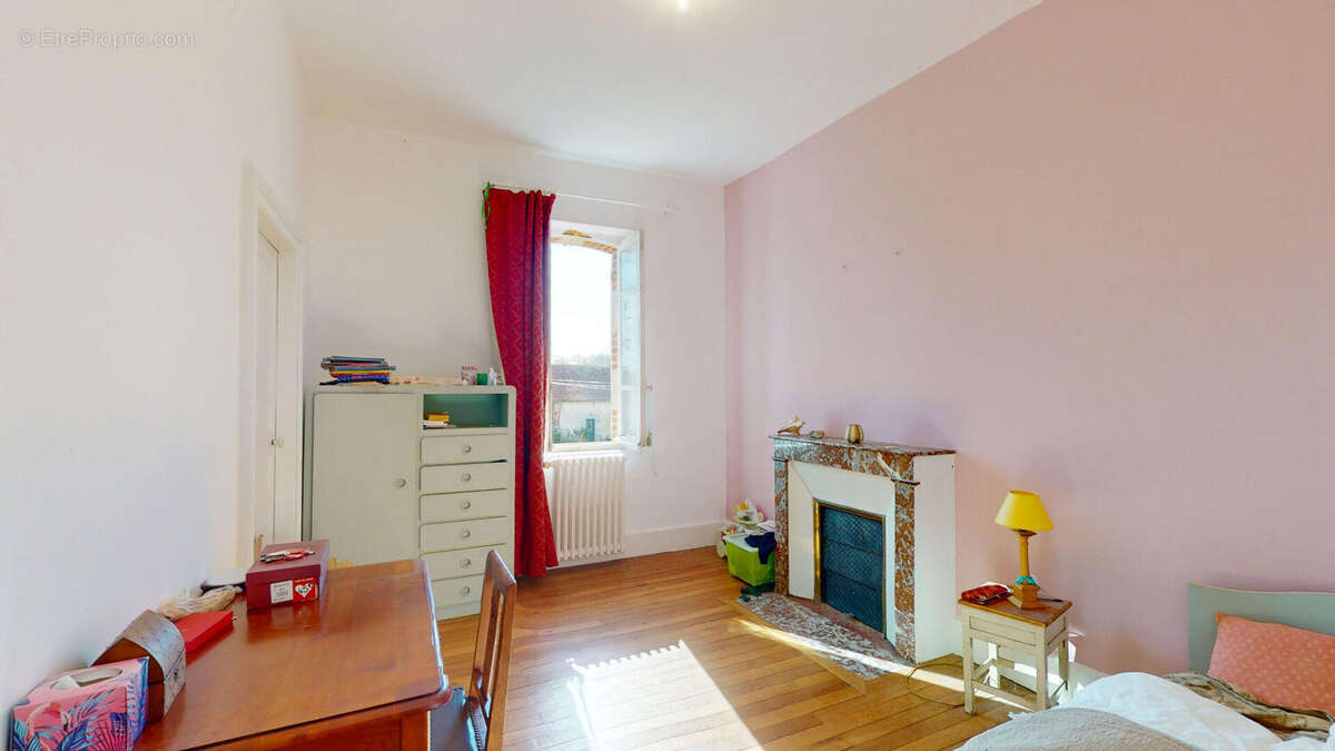 Maison à CRESSANGES