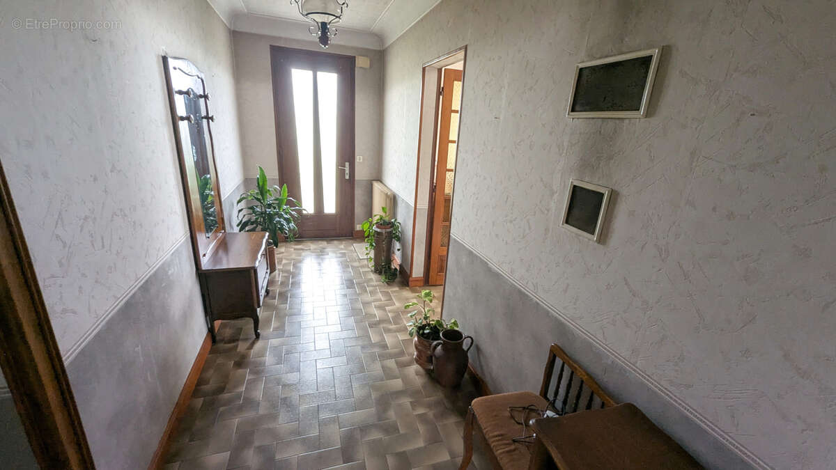 Maison à MAGNE