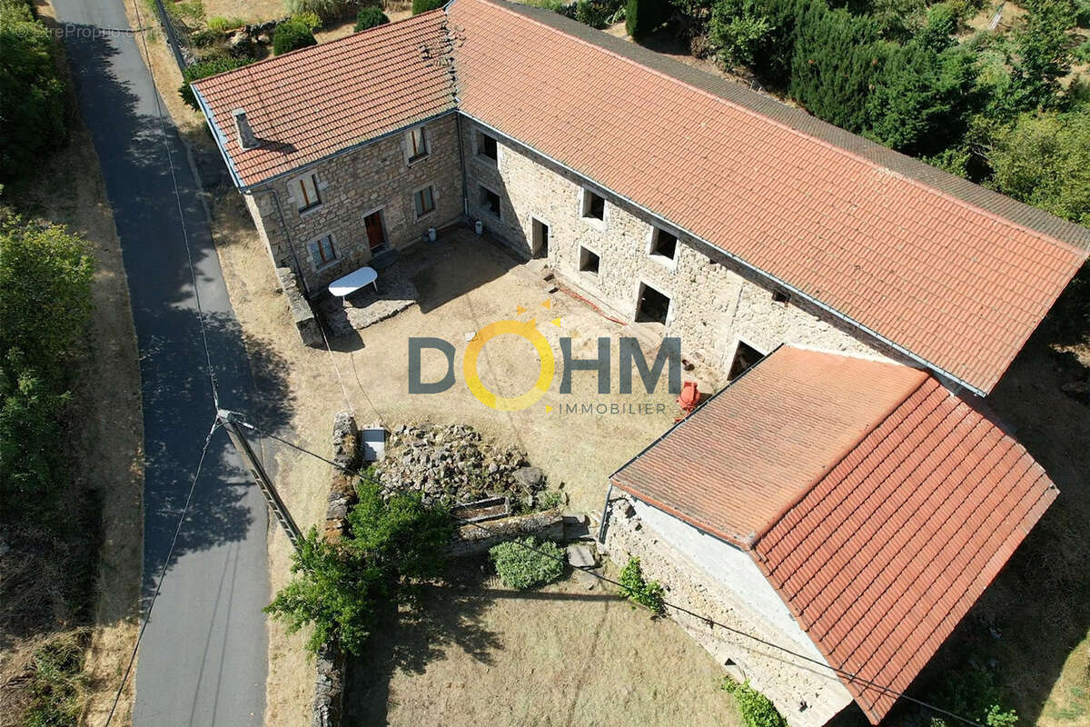 Ensemble immobilier avec une maison habitation habitable et un ancien corps de ferme avec toiture neuve a  ame - photo 4