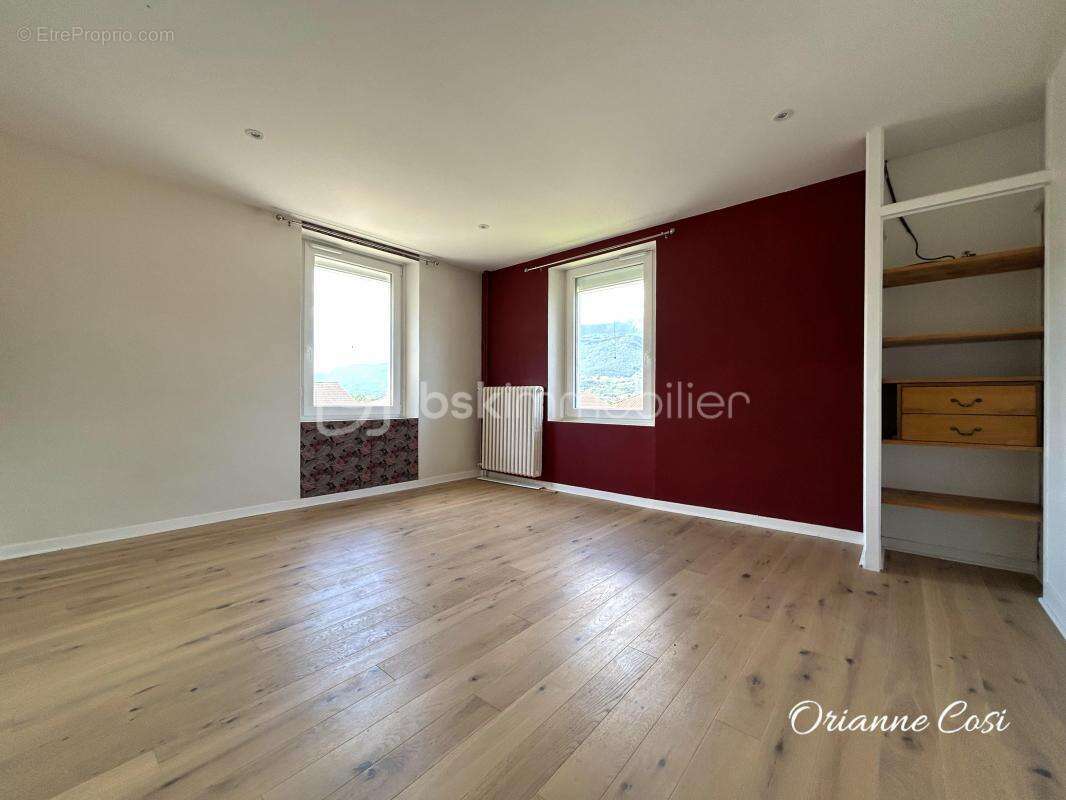 Maison familiale rénovée de 175 m² – 5 chambres – Terrain 904 m² - photo 16