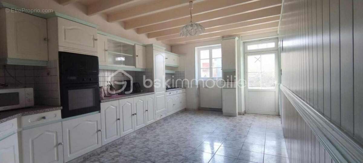 Maison à FONTENILLE-SAINT-MARTIN-D'ENTRAIGUES