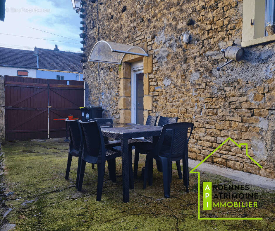 Maison à POURU-SAINT-REMY