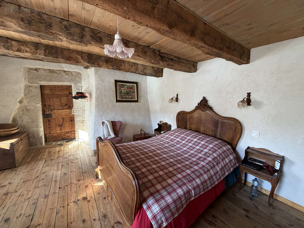 Maison à LANUEJOLS