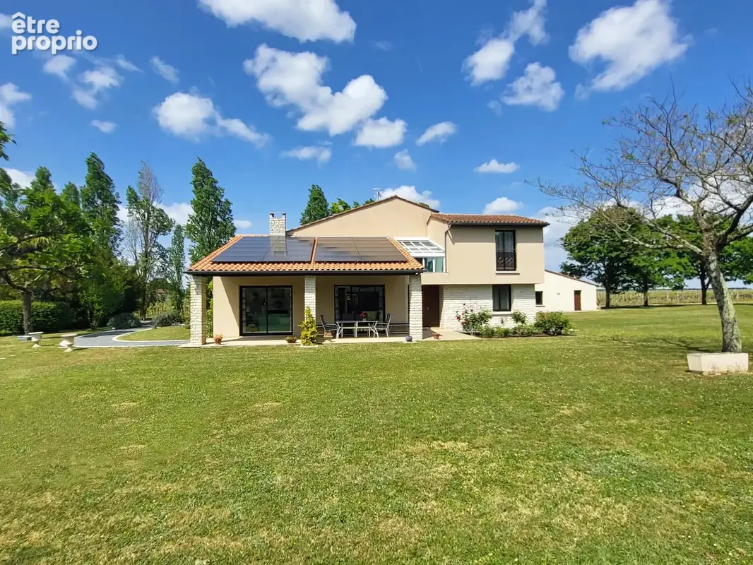 Maison d'architecte sur 1,2 ha avec plan d'eau proche de Jarnac - photo 17