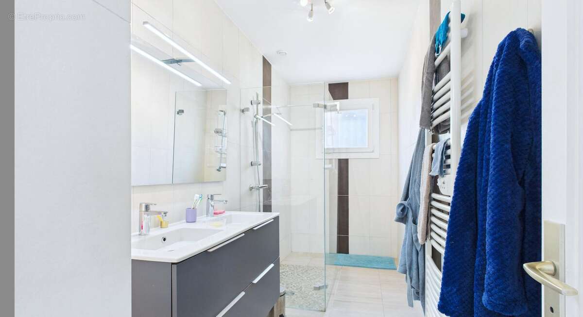 Appartement à CARQUEIRANNE