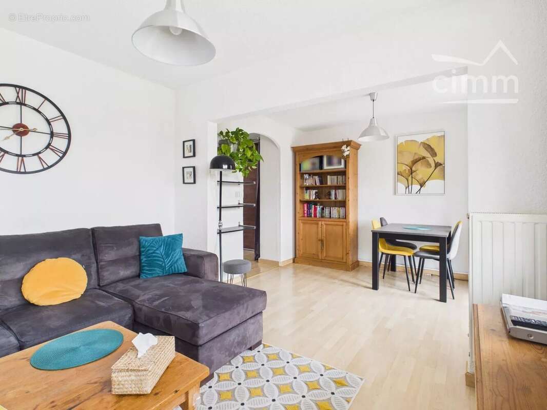 Appartement à SAINT-MARTIN-D'HERES