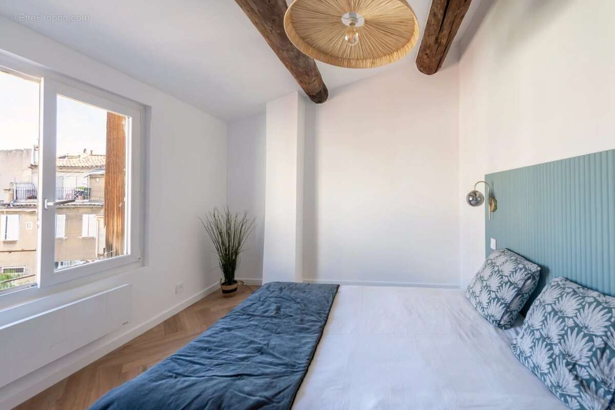Appartement à MARSEILLE-5E