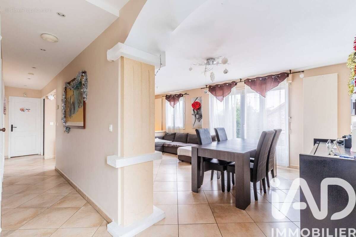 Photo 5 - Maison à VILLENEUVE-LE-ROI