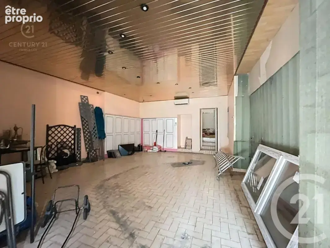 Local commercial - photo 6