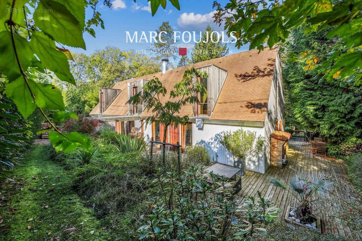 Maison à LA CELLE-SUR-MORIN