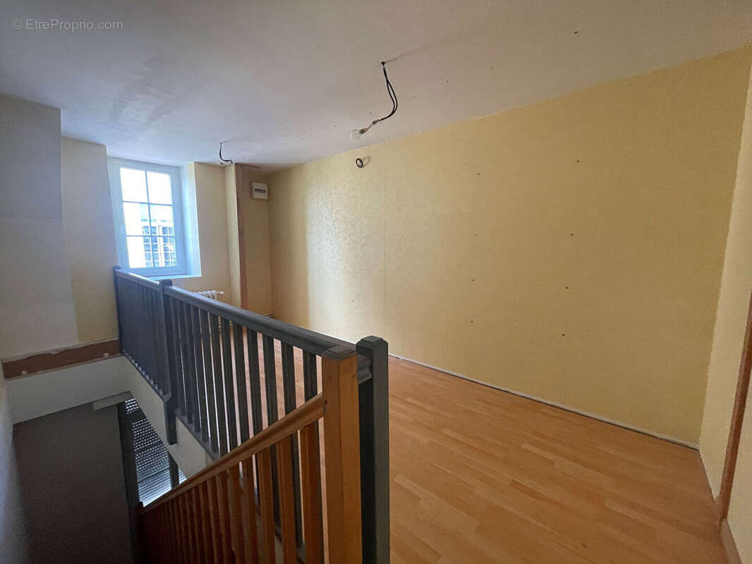 Appartement à COMMENTRY