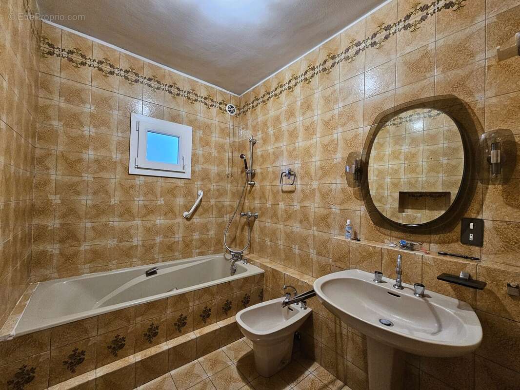 Maison à SAINT-VINCENT-EN-BRESSE