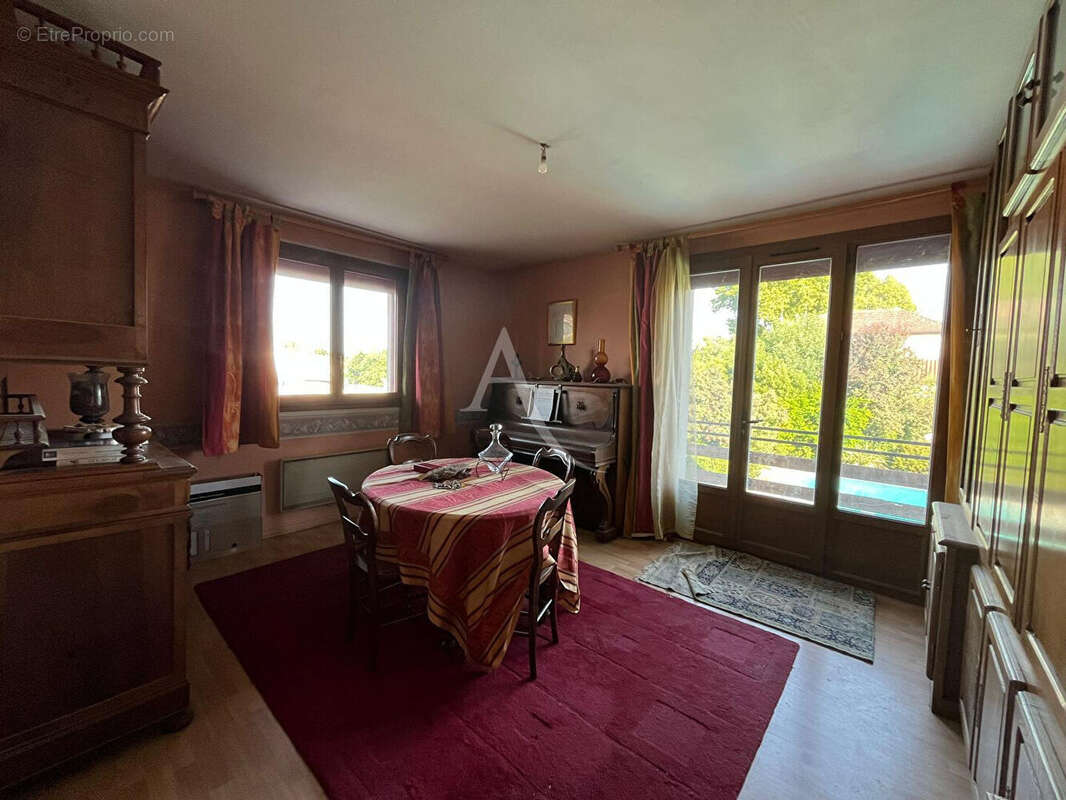 Grande maison de 195m² avec 3 chambres sur la commune de Couffouleux ! - photo 6