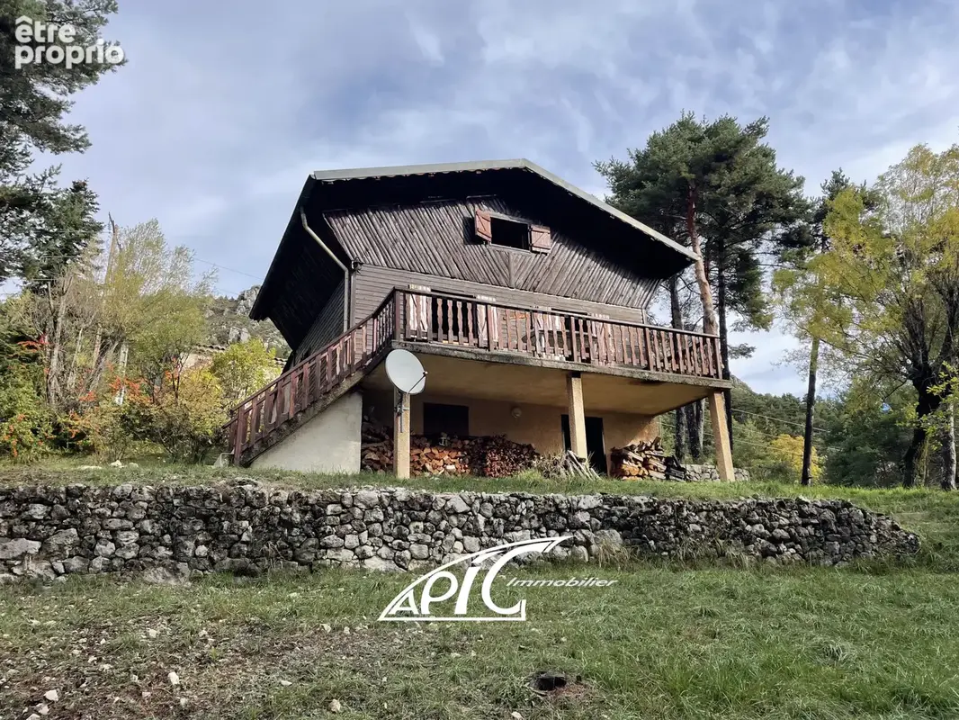 Chalet de charme en pleine nature   Calme absolu et beau potentiel - photo 1