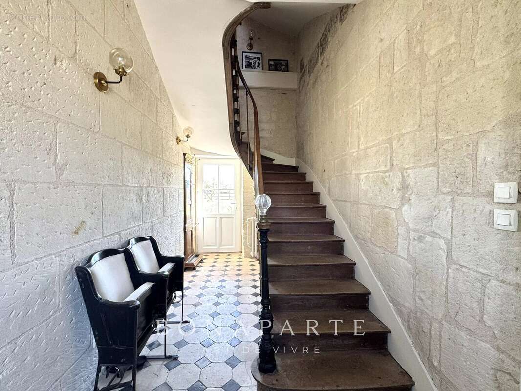 Varrains - propriété de charme avec gîte - photo 12