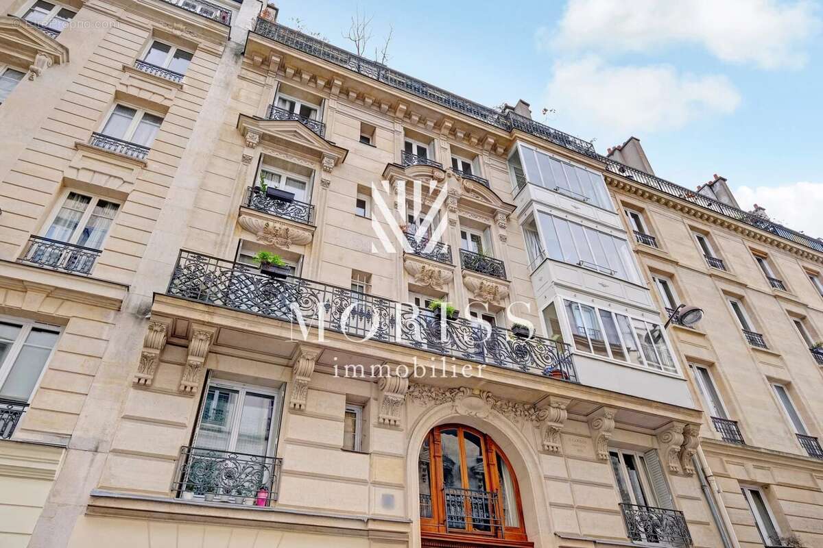 Appartement à PARIS-18E
