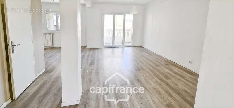 Appartement à vendre 3 pièces TOULON Ouest Pont de Bois(83) - photo 8